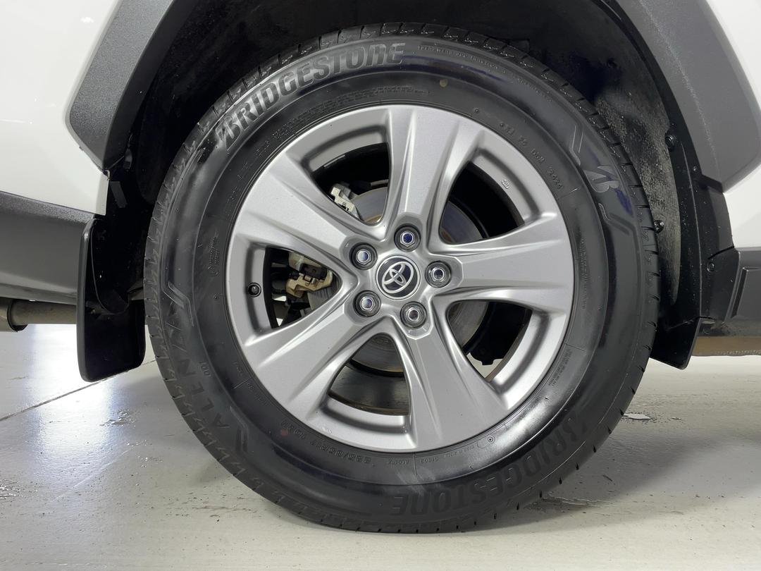 Photo '12' of Toyota Rav4