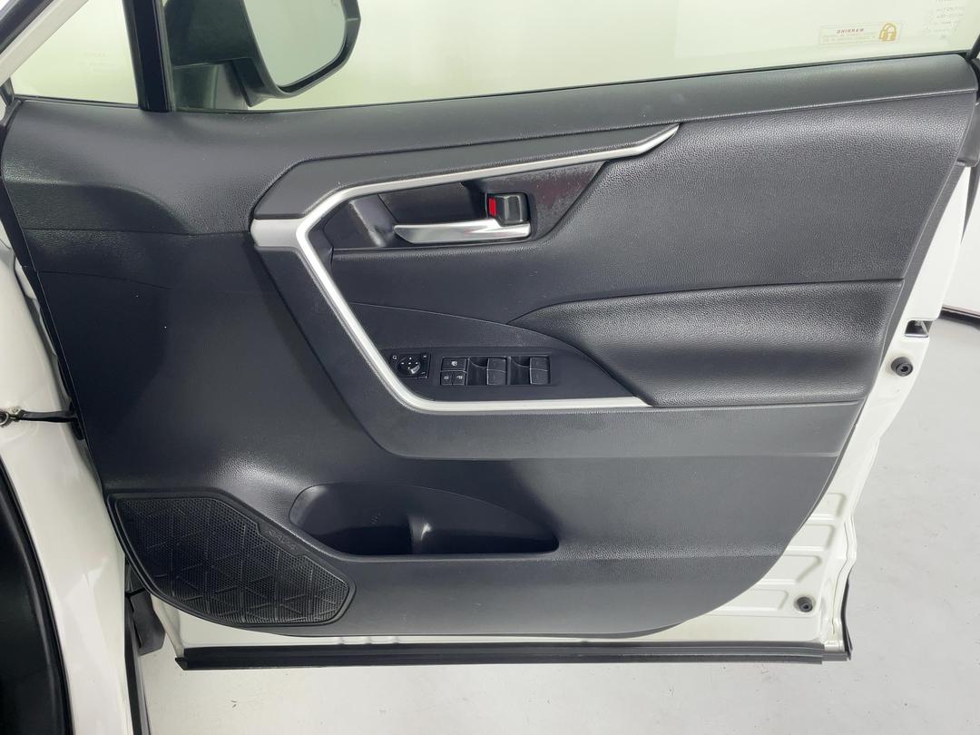 Photo '15' of Toyota Rav4