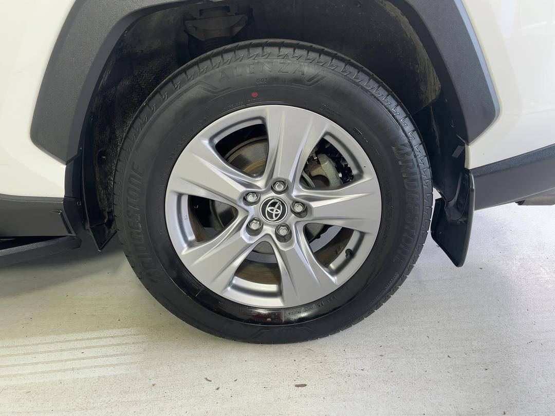 Photo '11' of Toyota Rav4