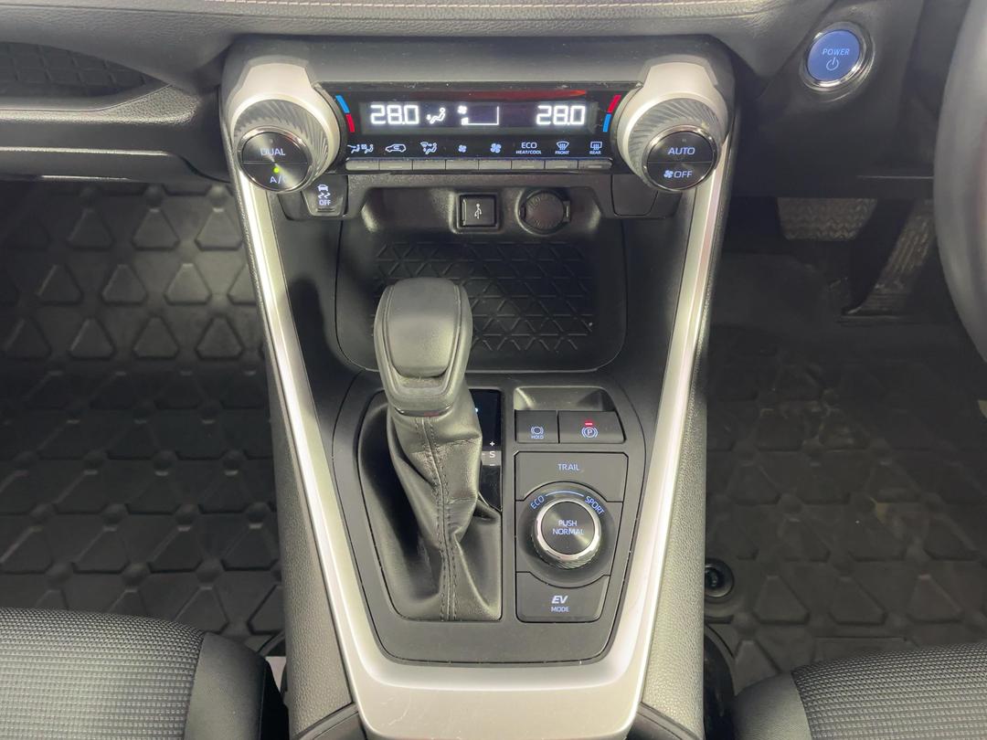 Photo '18' of Toyota Rav4