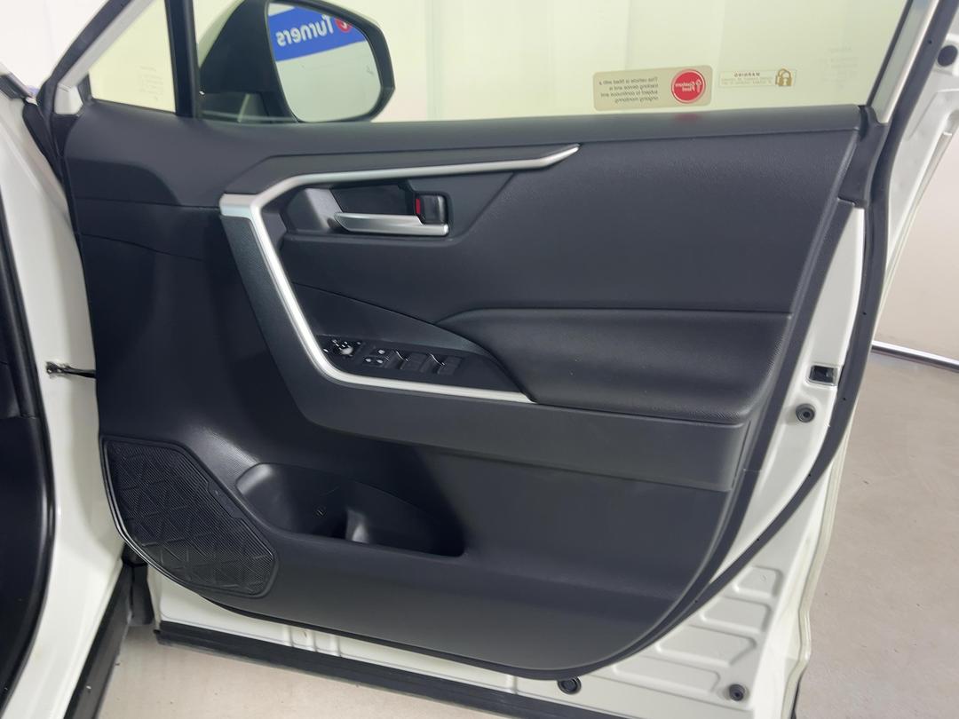 Photo '15' of Toyota Rav4