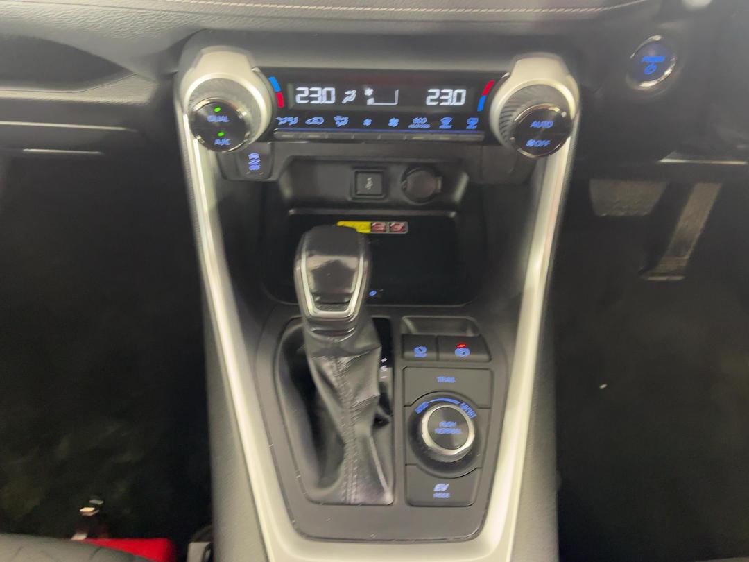 Photo '18' of Toyota Rav4