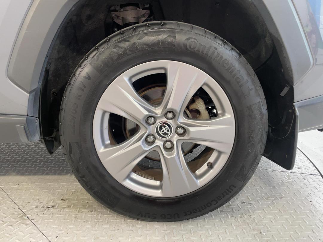 Photo '11' of Toyota Rav4