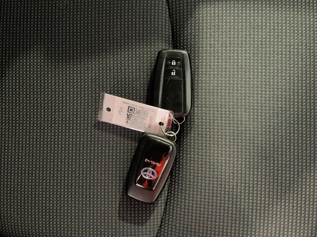 Photo '22' of Toyota Rav4