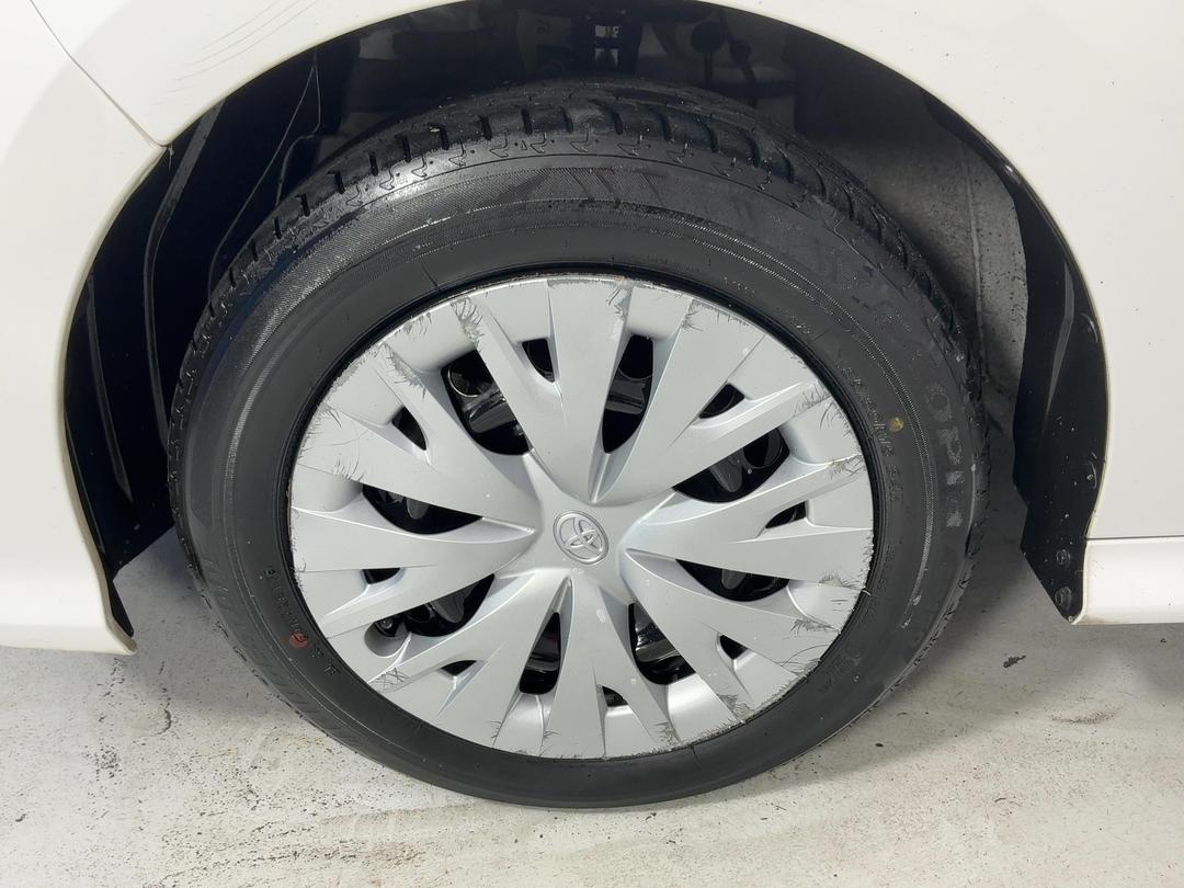 Photo '10' of Toyota Yaris