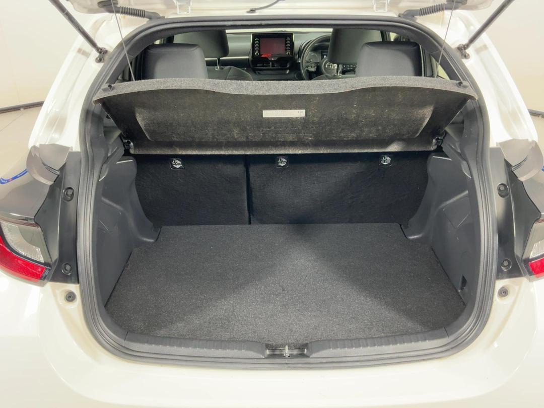 Photo '14' of Toyota Yaris