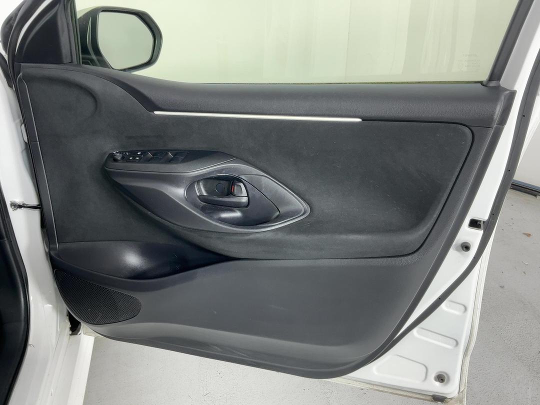 Photo '15' of Toyota Yaris