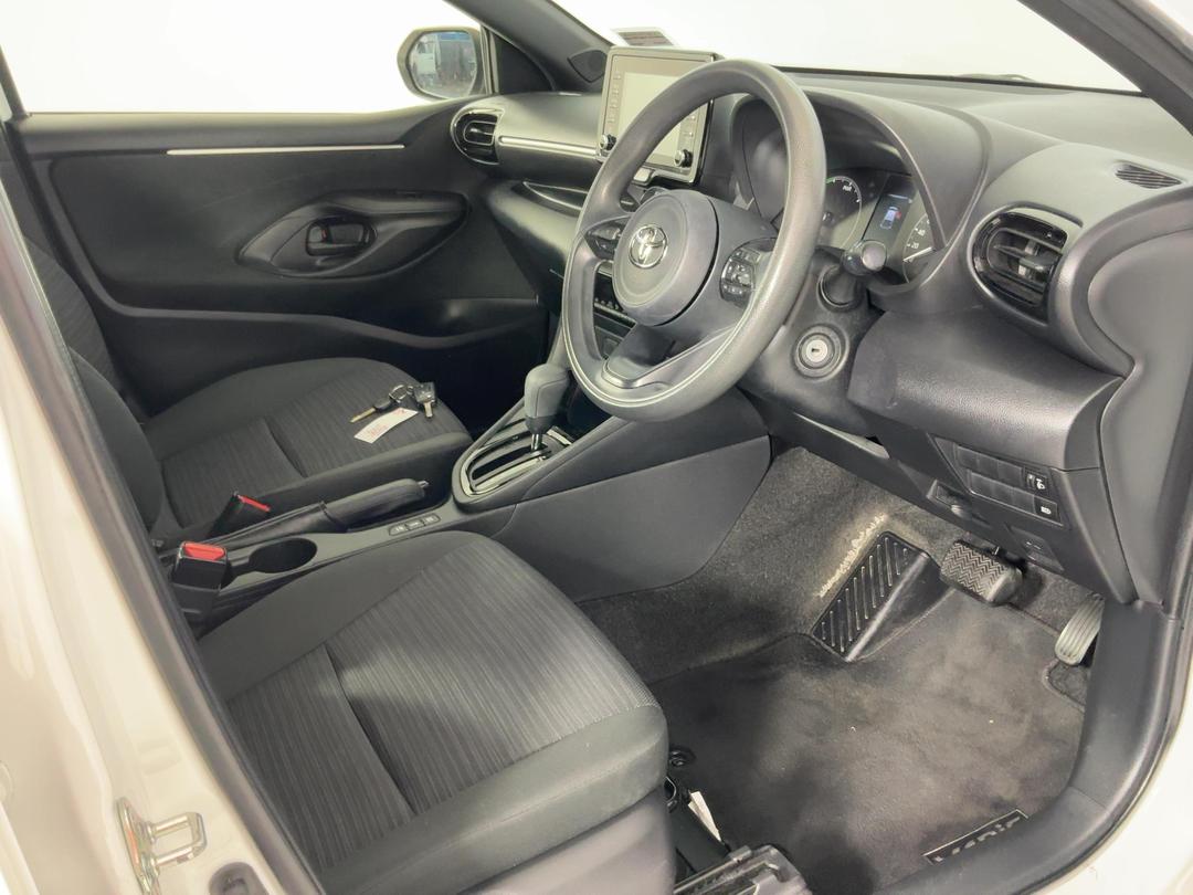Photo '16' of Toyota Yaris