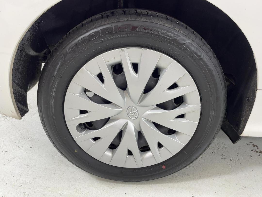 Photo '12' of Toyota Yaris