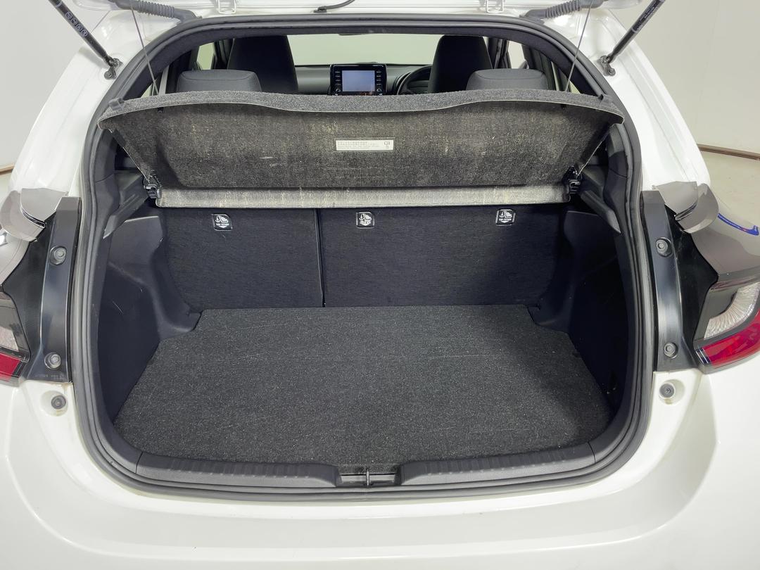 Photo '14' of Toyota Yaris