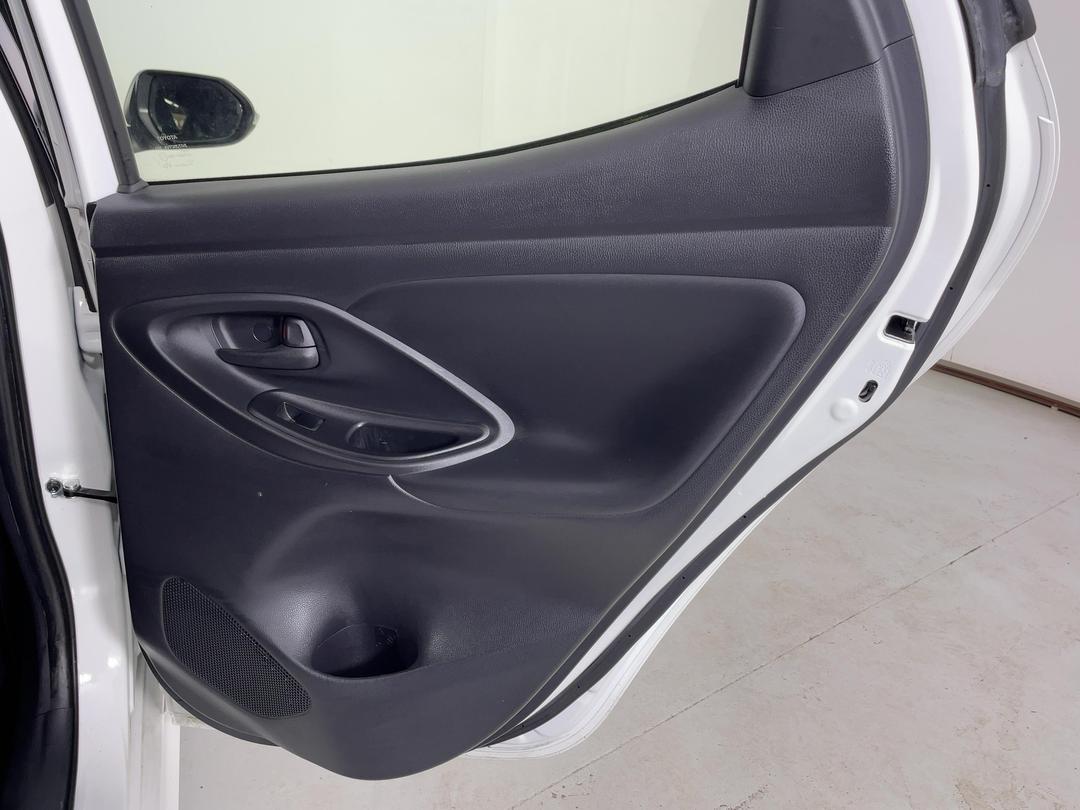 Photo '19' of Toyota Yaris
