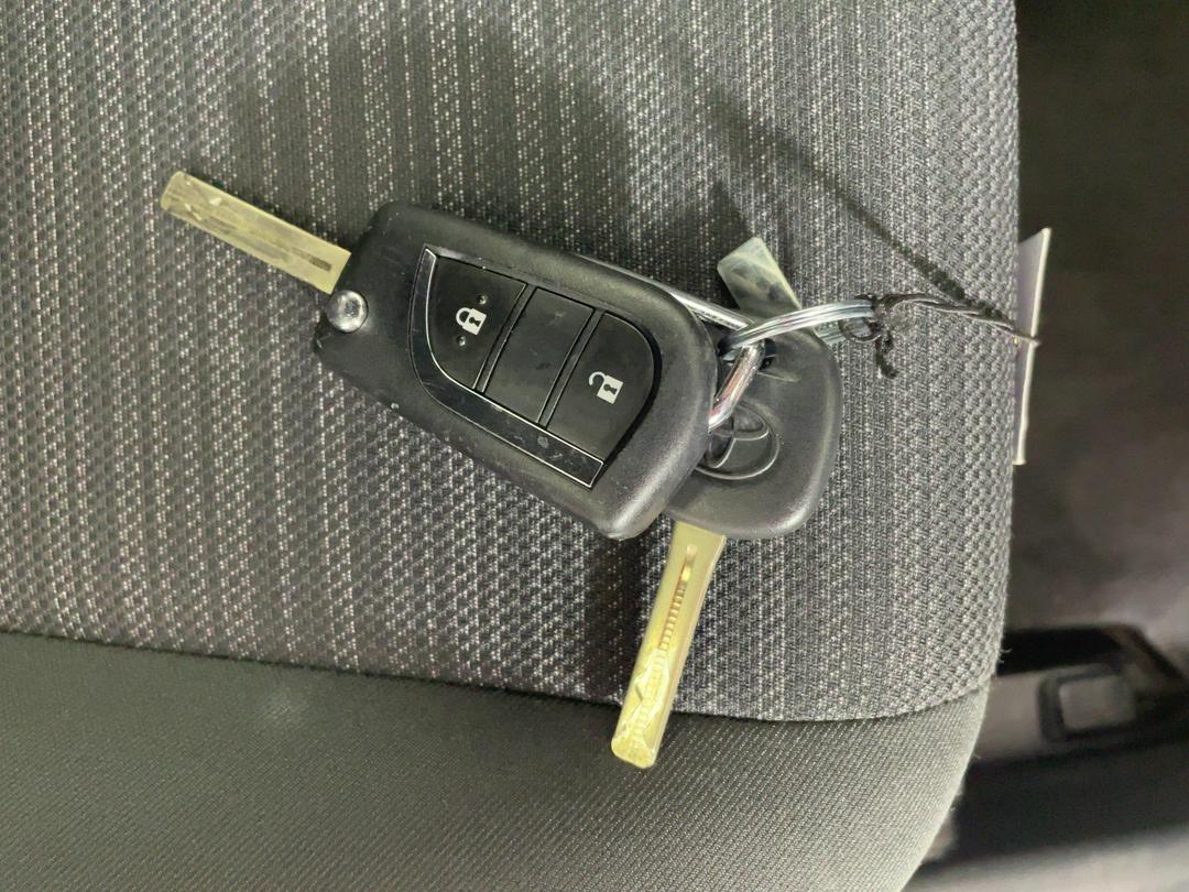 Photo '22' of Toyota Yaris