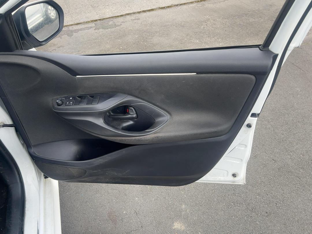 Photo '7' of Toyota Yaris GX