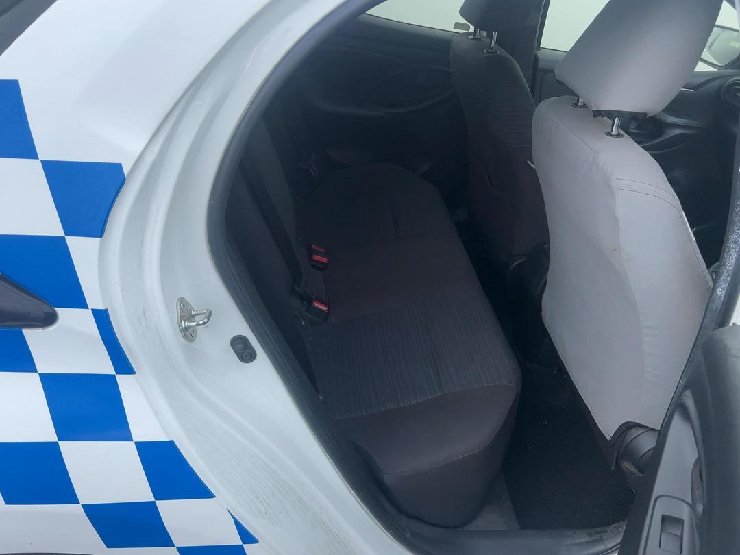 Photo '9' of Toyota Yaris GX