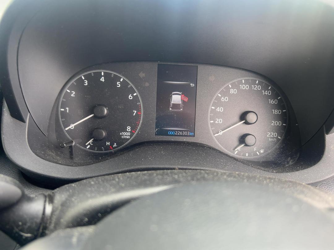 Photo '11' of Toyota Yaris GX