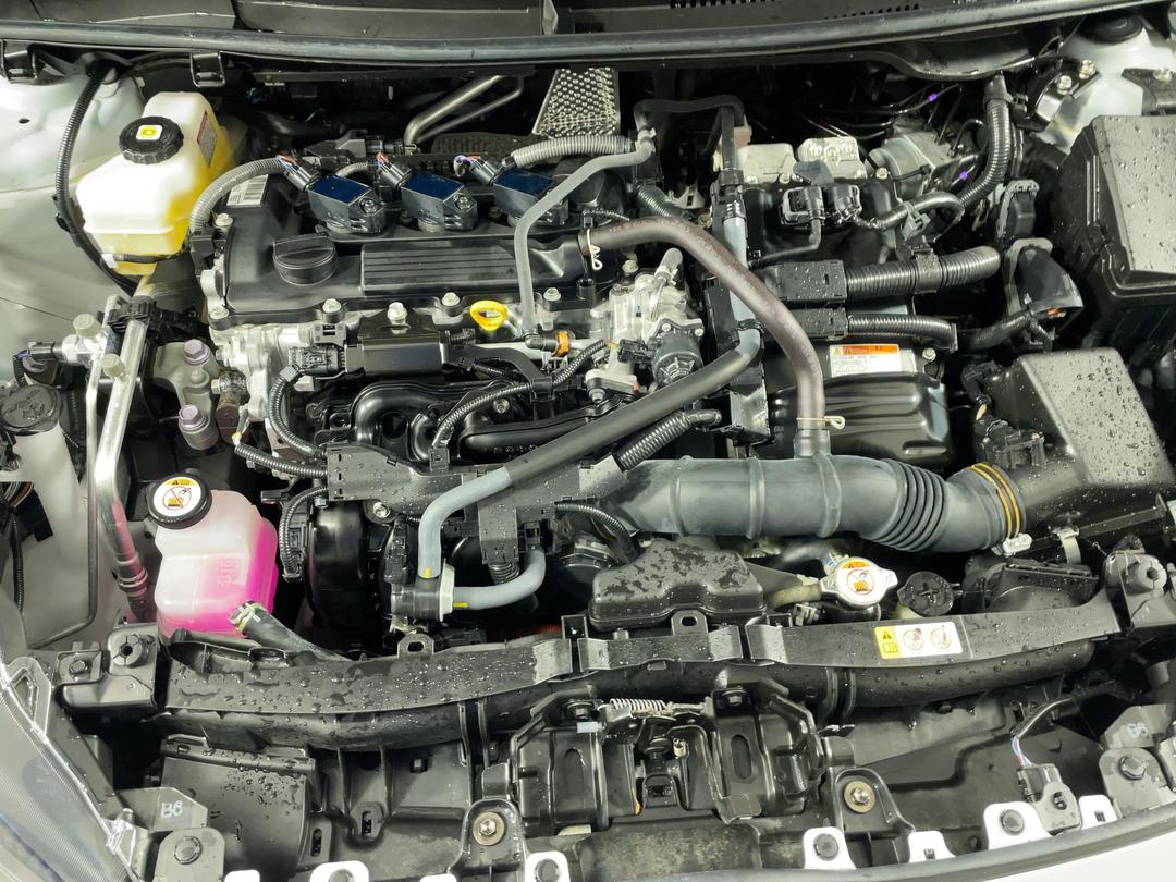 Photo '13' of Toyota Yaris