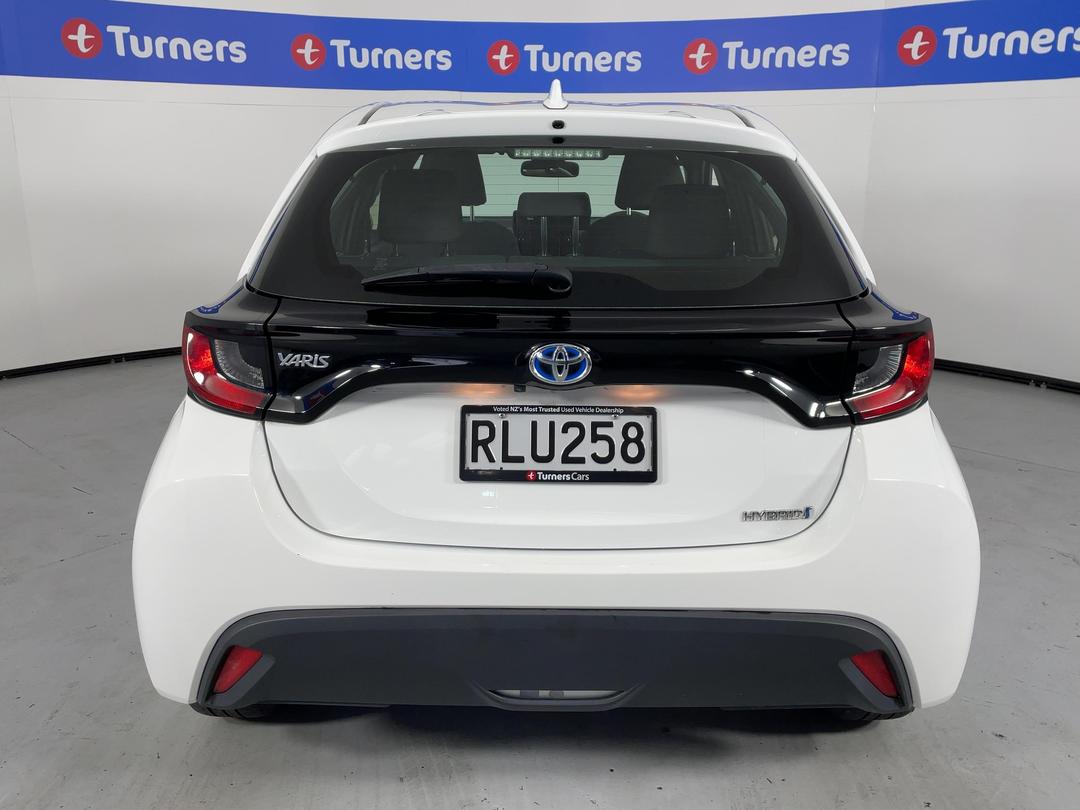 Photo '6' of Toyota Yaris