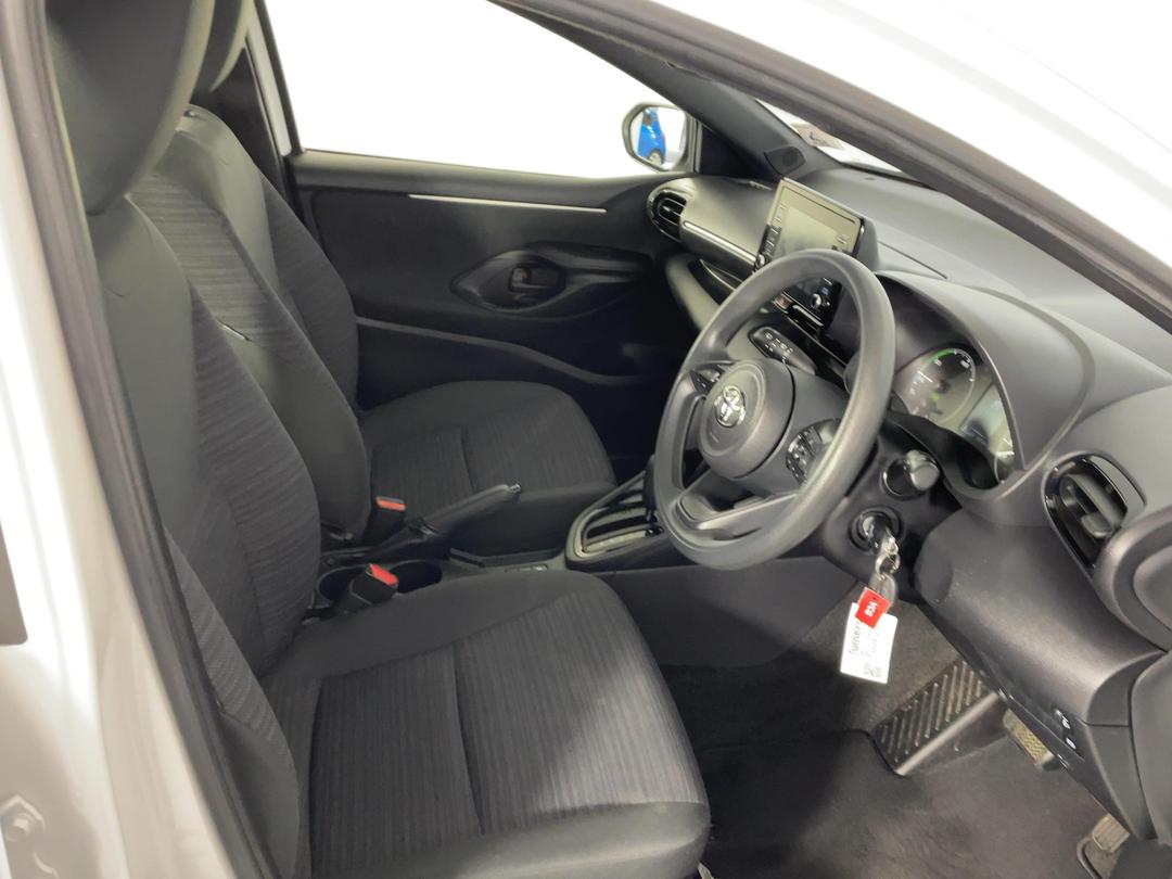 Photo '16' of Toyota Yaris