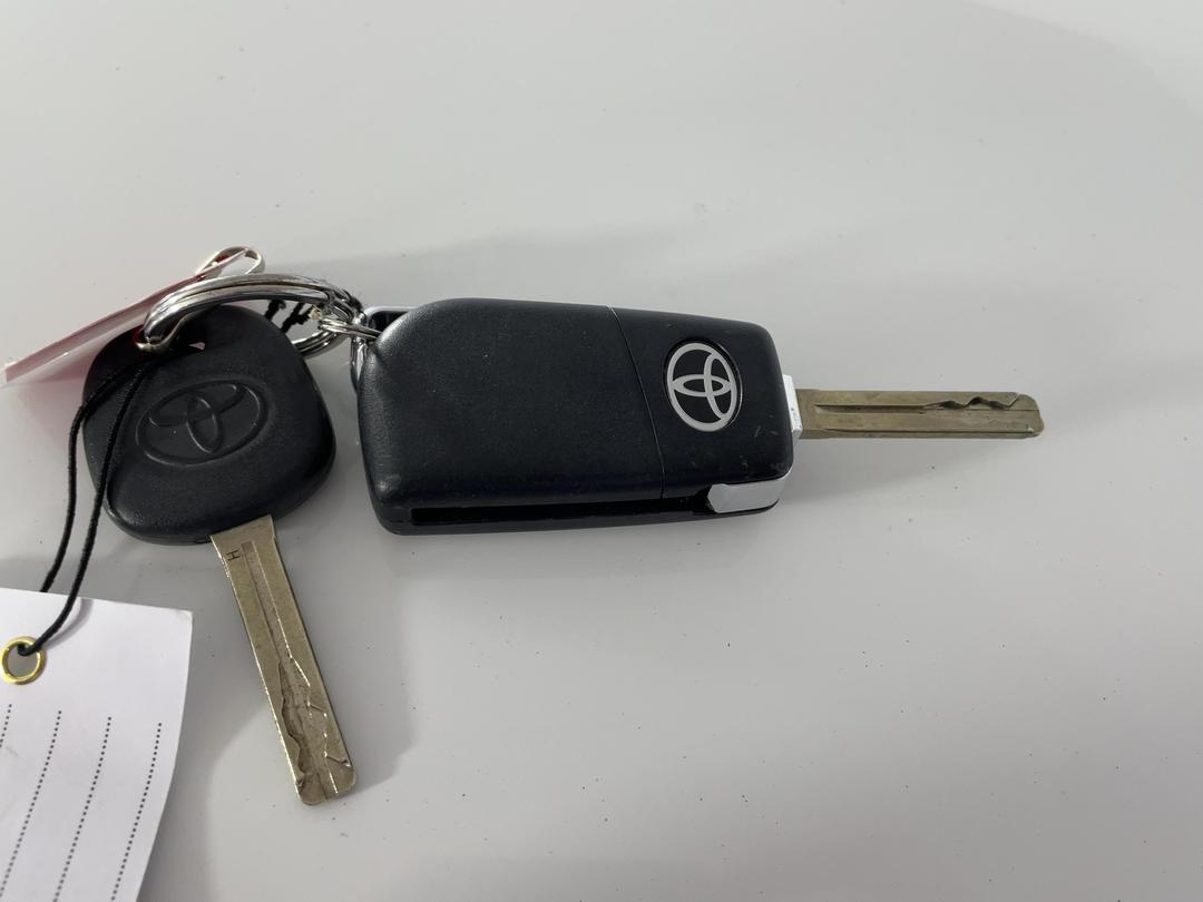 Photo '22' of Toyota Yaris