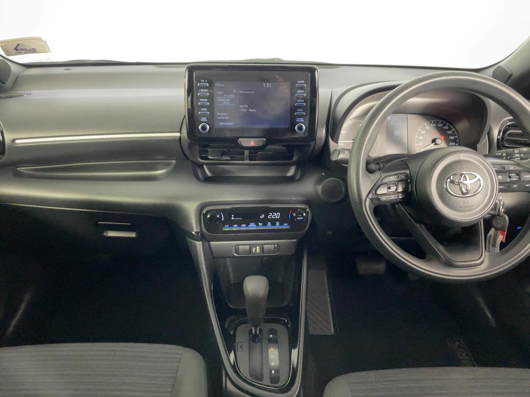 Photo '18' of Toyota Yaris