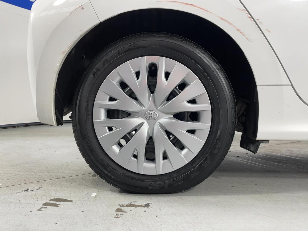 Photo '12' of Toyota Yaris