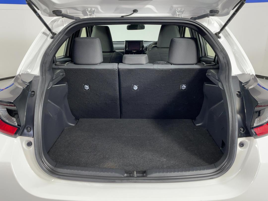Photo '14' of Toyota Yaris