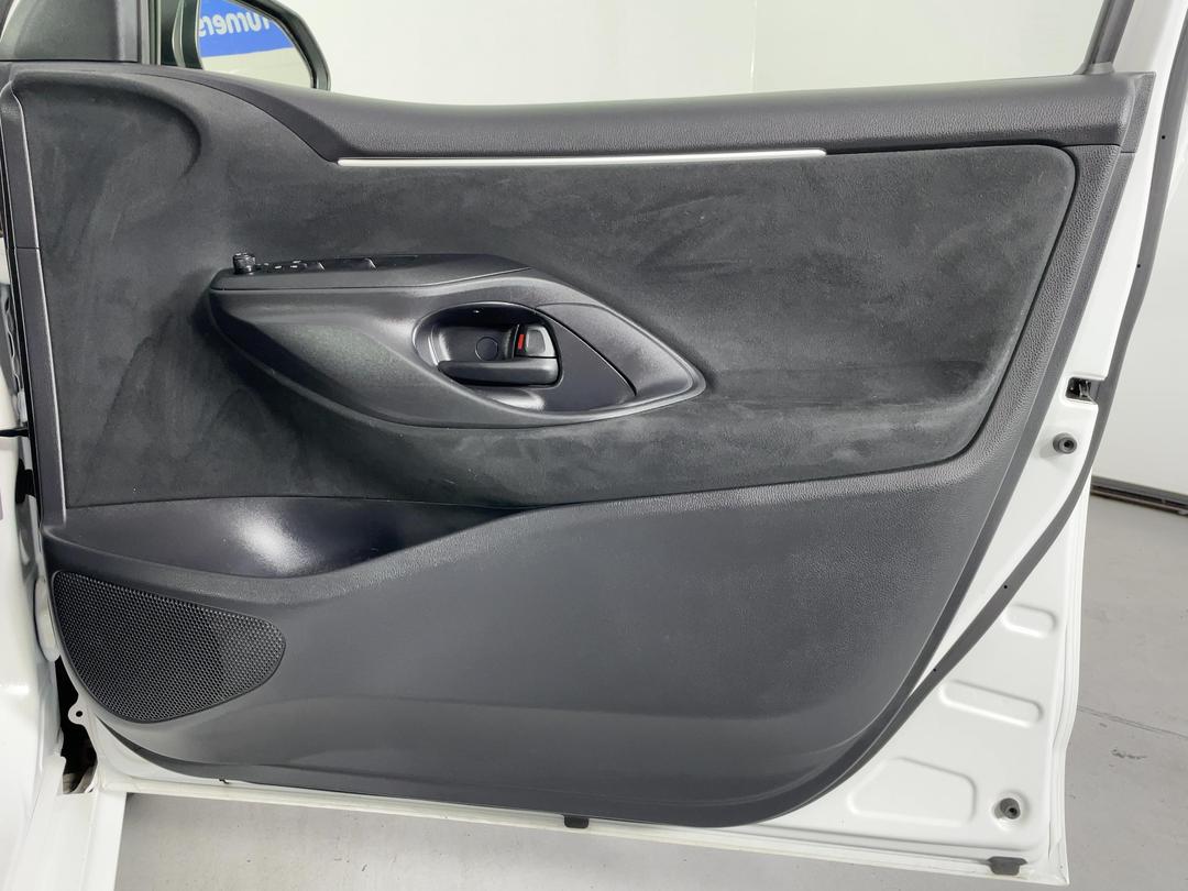 Photo '15' of Toyota Yaris