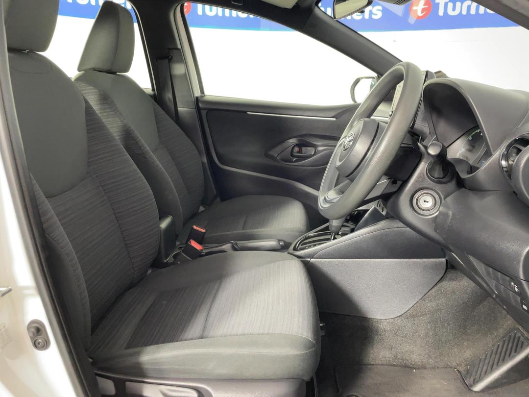 Photo '16' of Toyota Yaris