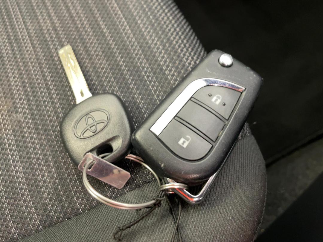 Photo '22' of Toyota Yaris