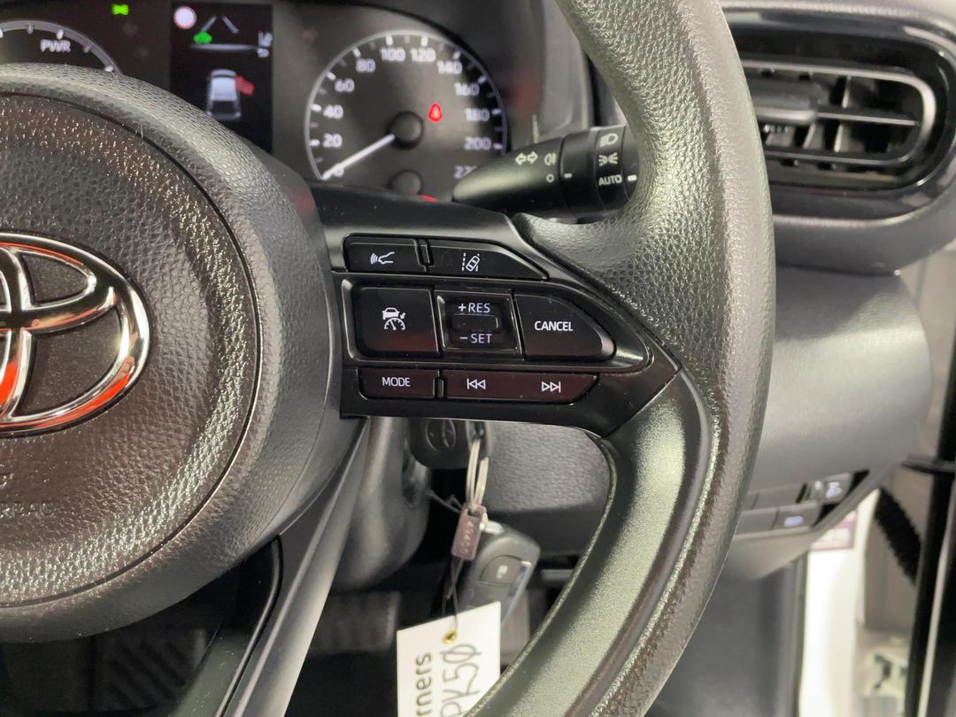 Photo '28' of Toyota Yaris