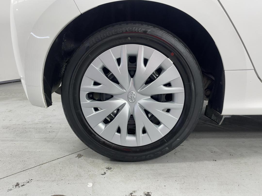 Photo '12' of Toyota Yaris