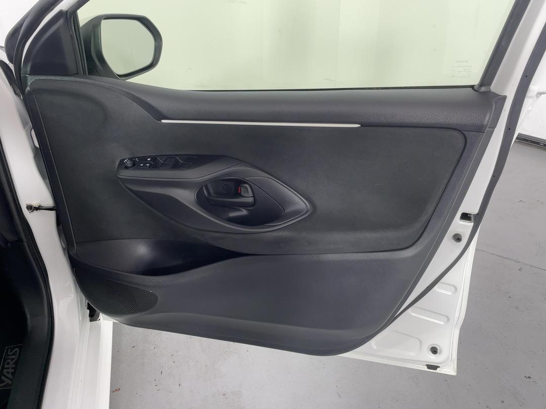 Photo '15' of Toyota Yaris