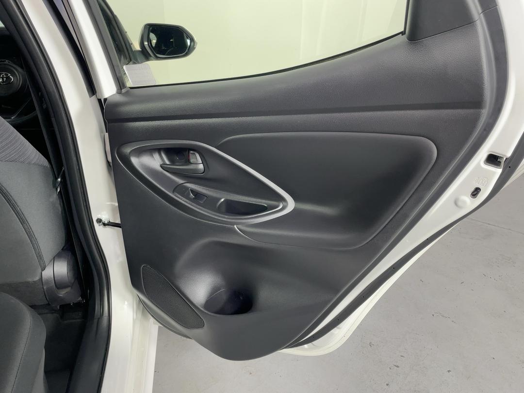 Photo '19' of Toyota Yaris