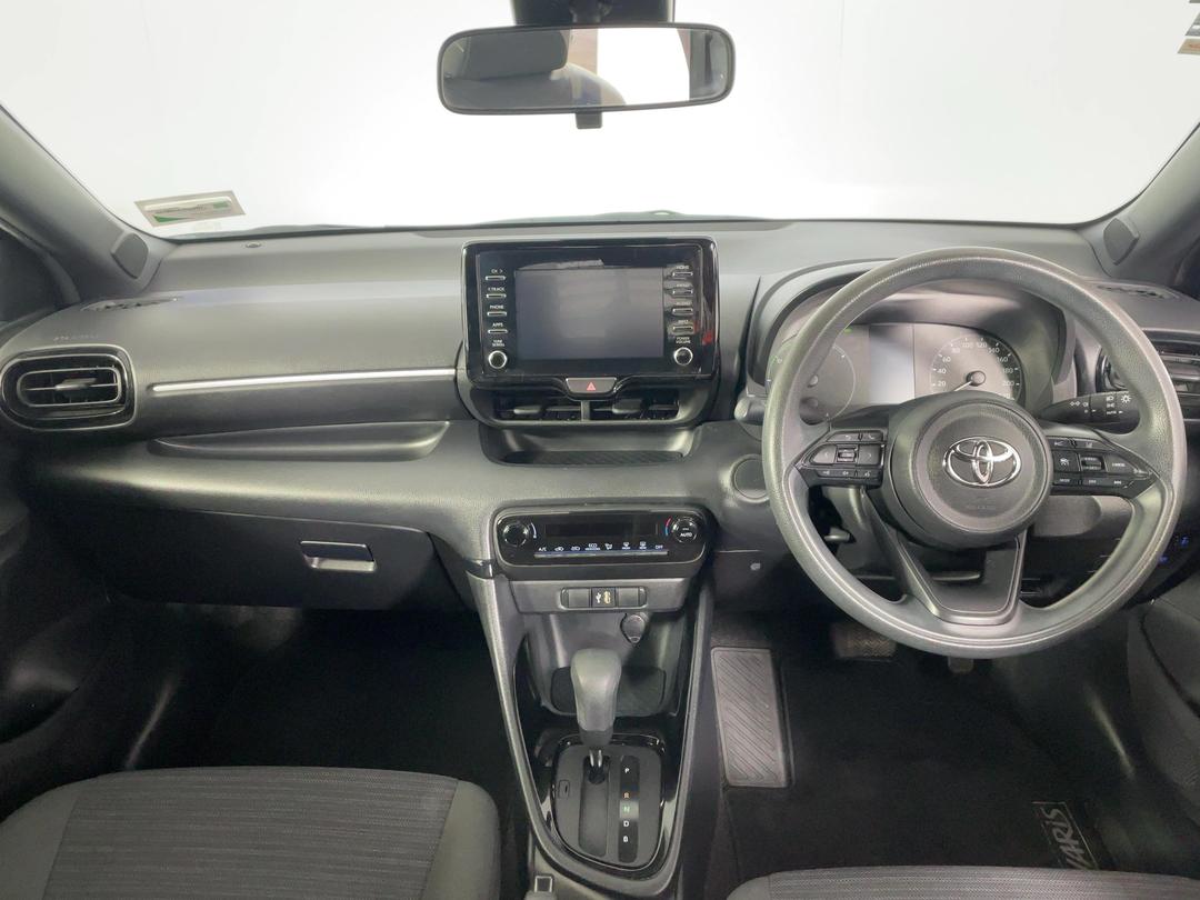 Photo '17' of Toyota Yaris