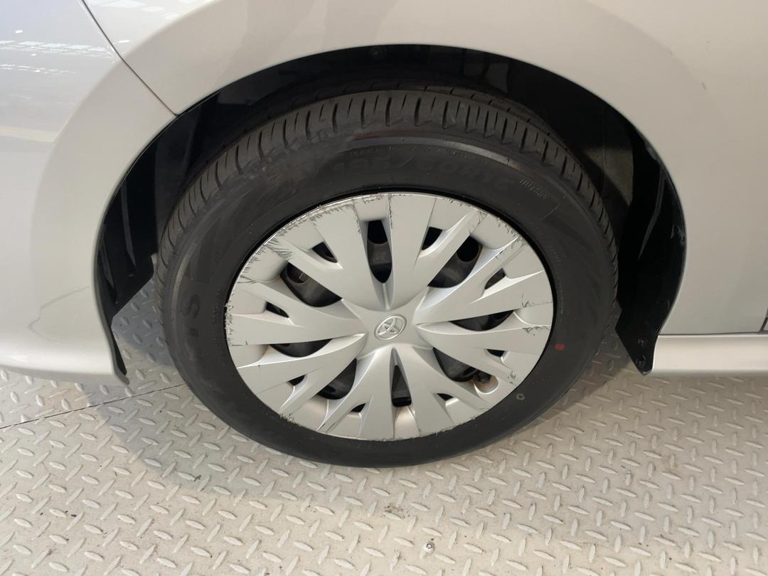 Photo '10' of Toyota Yaris