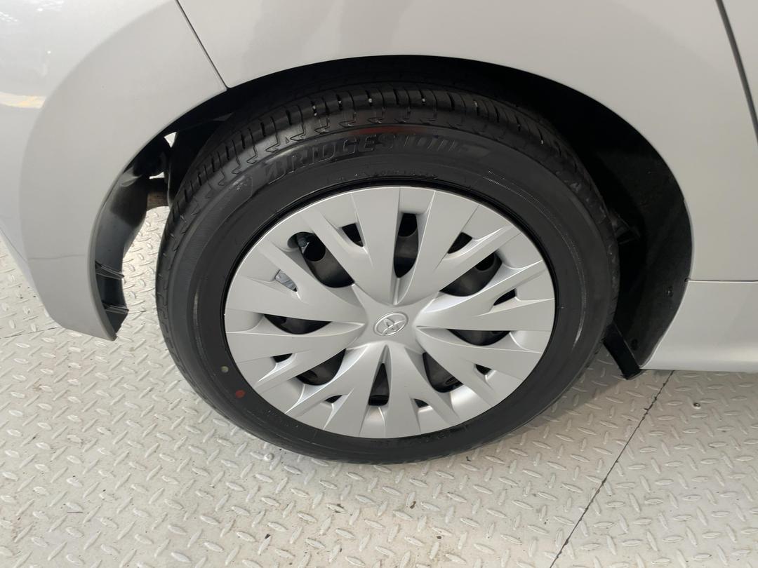 Photo '12' of Toyota Yaris