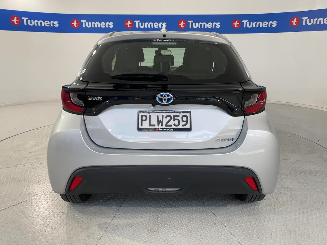 Photo '6' of Toyota Yaris