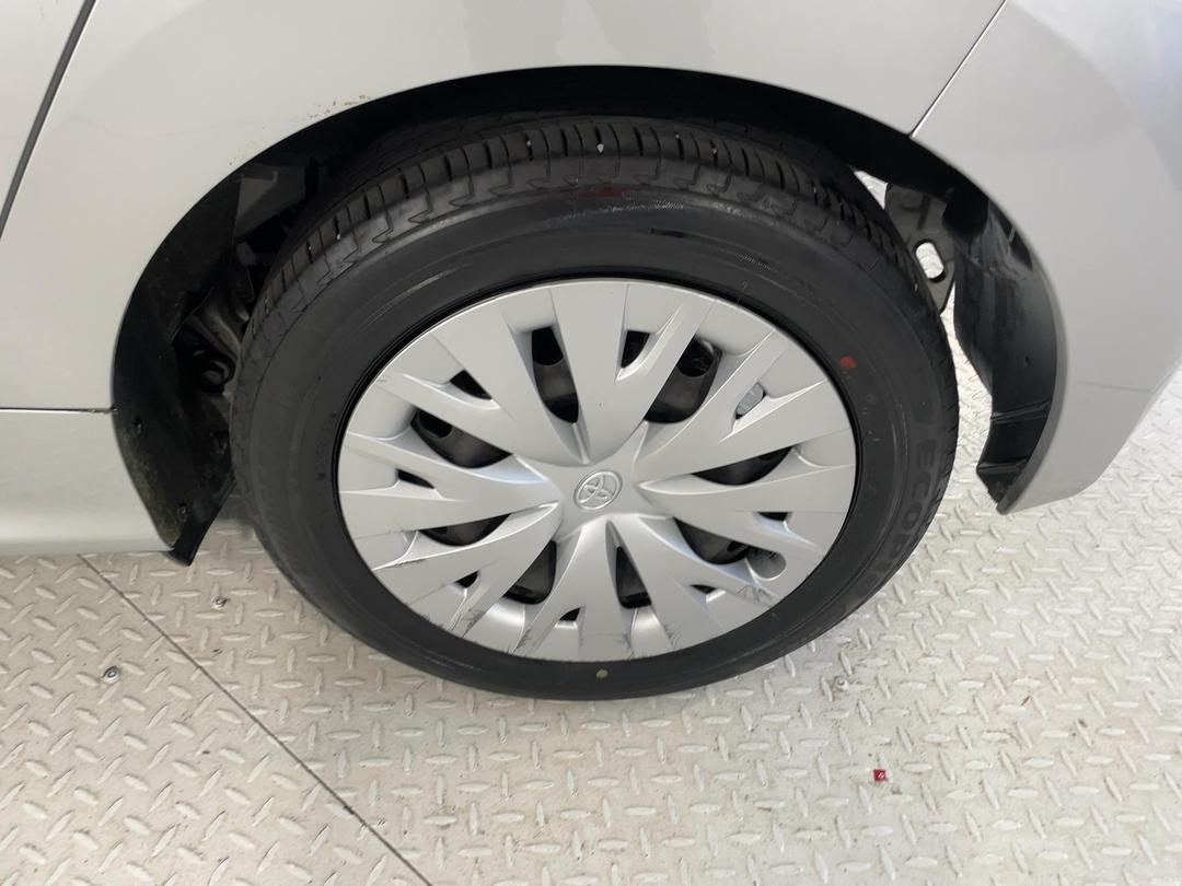 Photo '11' of Toyota Yaris
