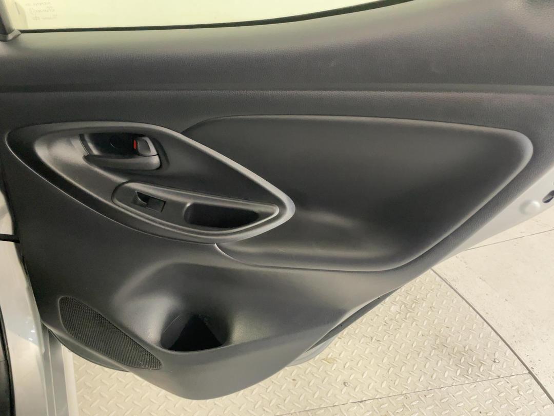 Photo '19' of Toyota Yaris