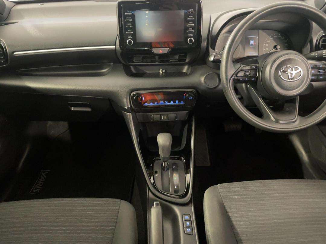 Photo '18' of Toyota Yaris