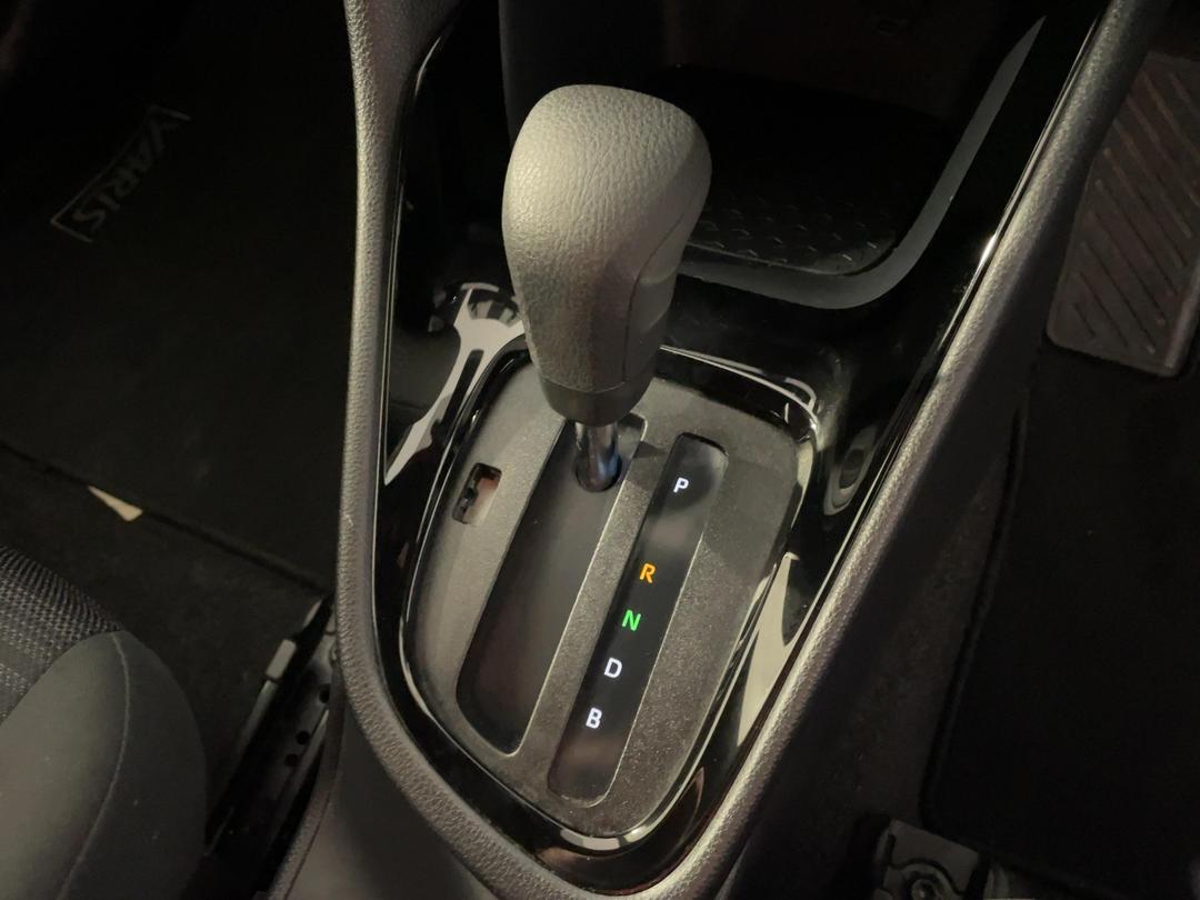 Photo '31' of Toyota Yaris