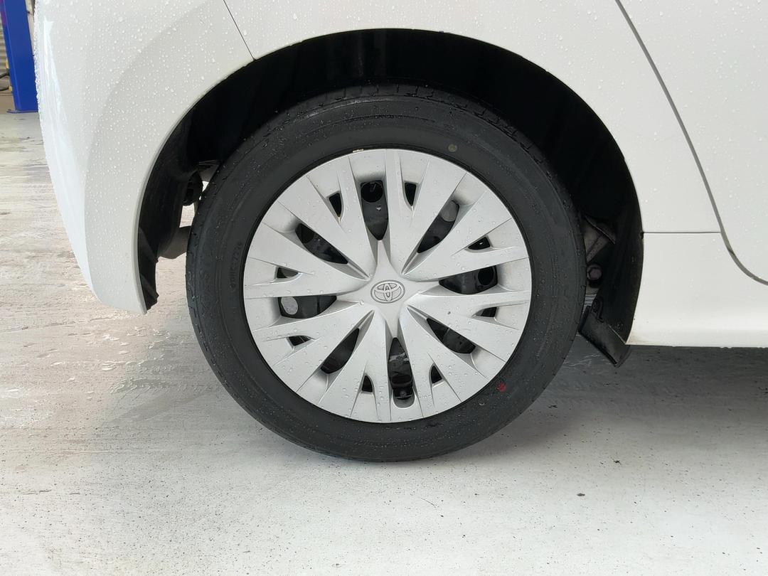 Photo '12' of Toyota Yaris