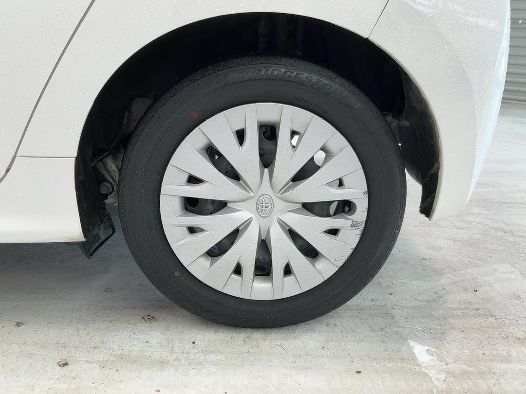 Photo '11' of Toyota Yaris