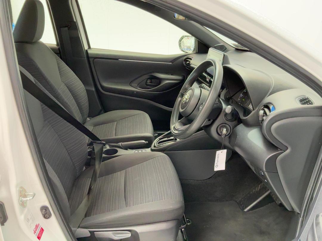 Photo '16' of Toyota Yaris
