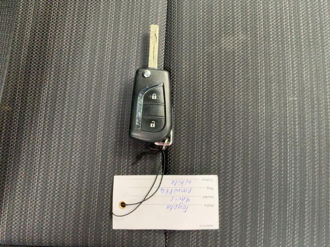 Photo '22' of Toyota Yaris