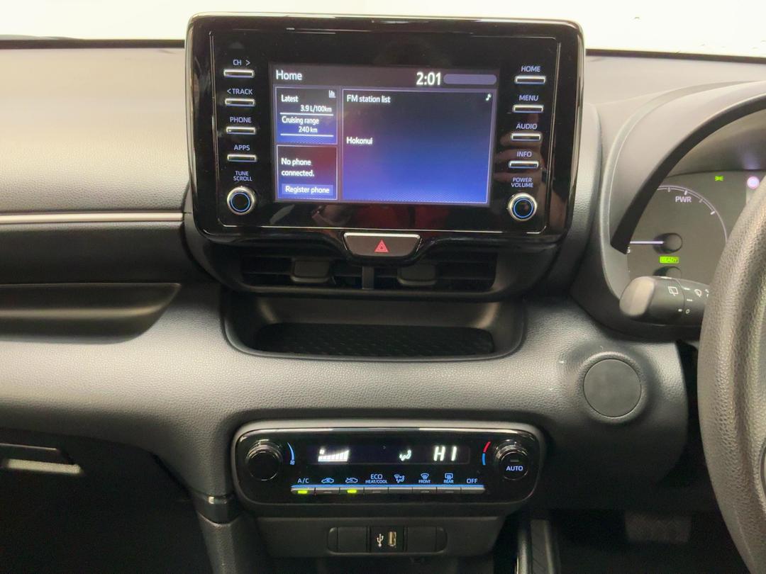 Photo '18' of Toyota Yaris