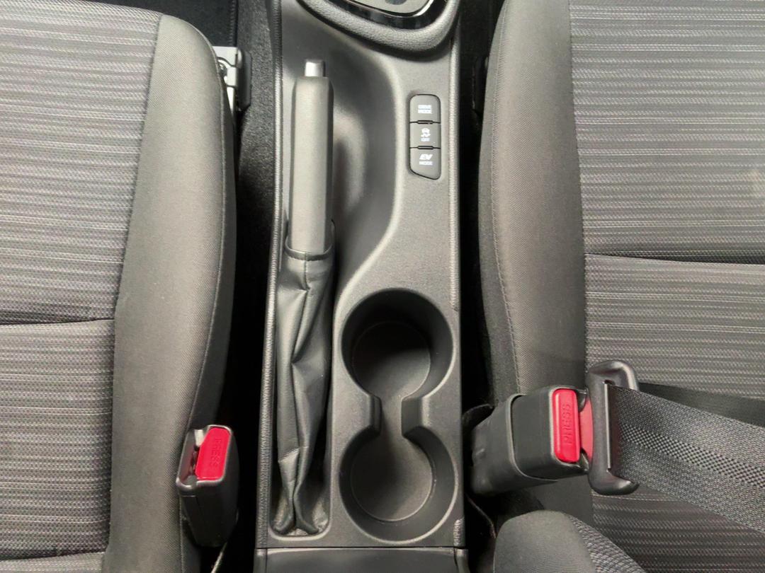 Photo '24' of Toyota Yaris