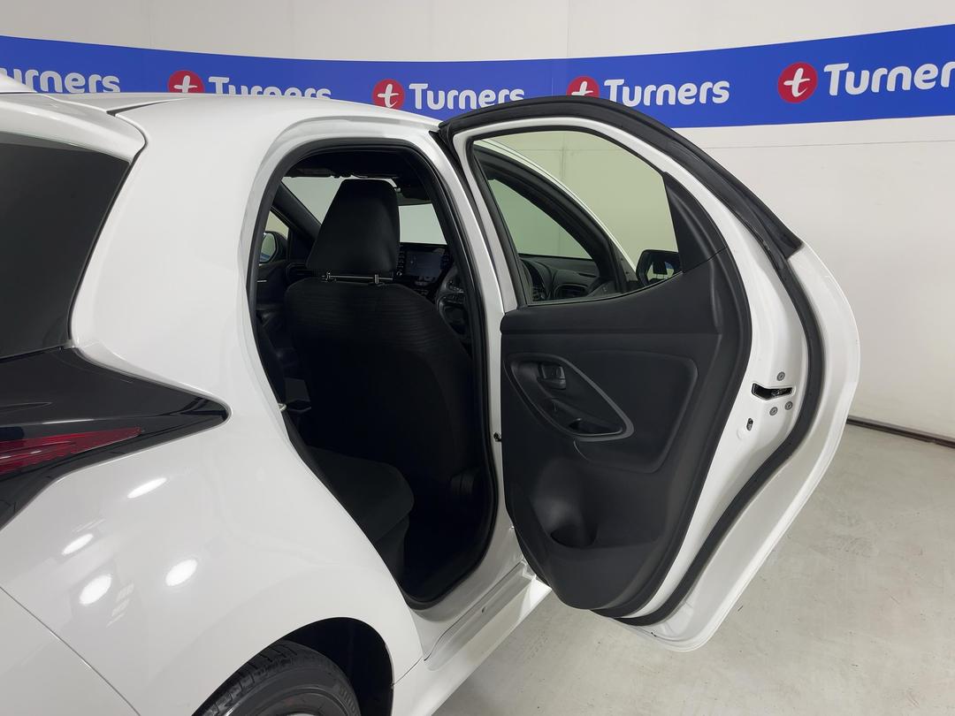 Photo '19' of Toyota Yaris