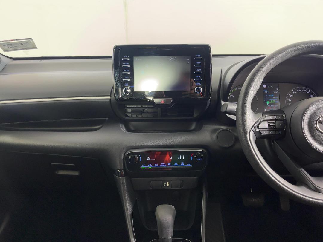 Photo '18' of Toyota Yaris