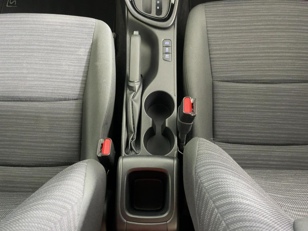 Photo '25' of Toyota Yaris